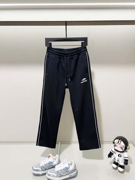 2025年10月12日秋冬入荷新作BALENCIAGAズボン...