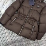 2025年10月13日入荷秋冬新作Pradaダウンジャケットファッション/誕生日プレゼント/贈り物 can工場