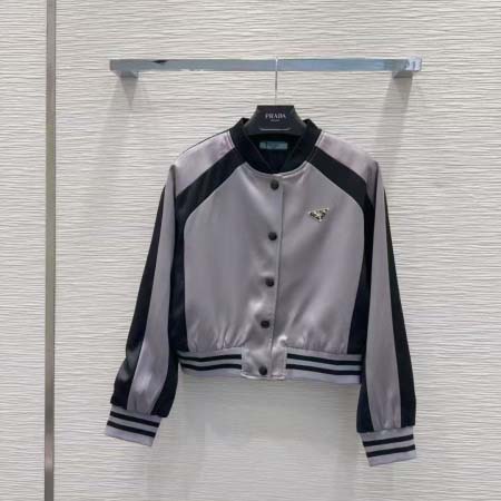 2025年10月13日入荷秋冬新作Pradaファッション/誕...