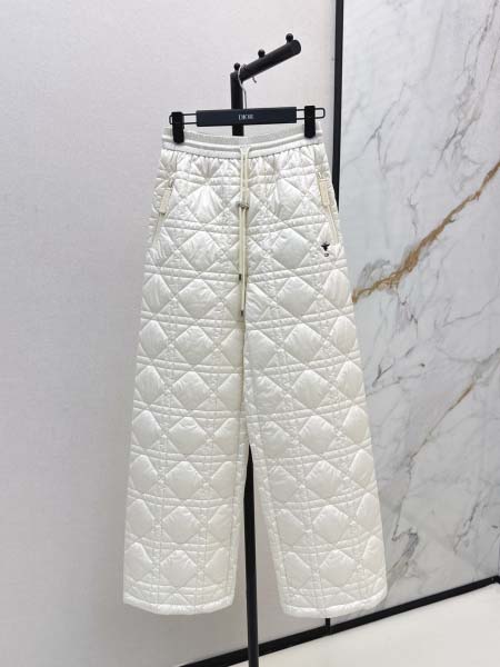 2025年10月13日入荷秋冬新作Dior ファッション/誕...