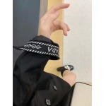 2025年10月13日入荷秋冬新作Prada ジャケットファッション/誕生日プレゼント/贈り物 can工場