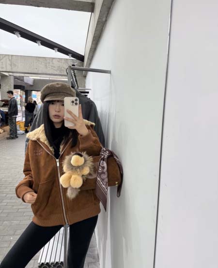 2025年10月13日入荷秋冬新作Miumiuジャケットファ...