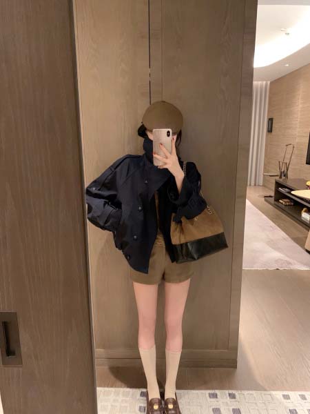 2025年10月13日入荷秋冬新作LOEWEファッション/誕...