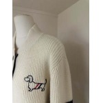 2025年10月14日入荷秋冬新作Thom Browne ニットジャケットファッション/誕生日プレゼント/贈り物 can工場