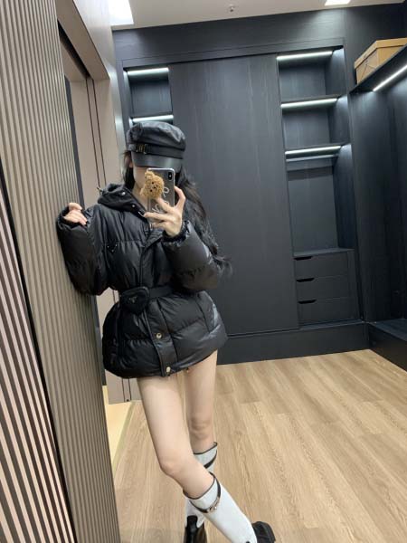 2025年10月14日入荷秋冬新作Prada羽毛の綿服ファッ...