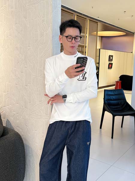 2025年10月14日入荷新作Louis Vuitton長袖...