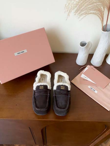 2025年10月22日入荷新作Miumiu女性用35-42靴...