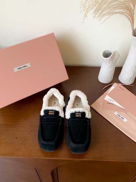 2025年10月22日入荷新作Miumiu女性用35-42靴...