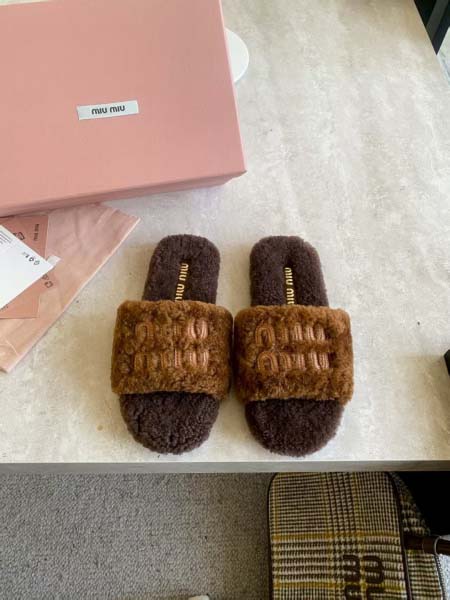 2025年10月22日入荷新作Miumiu女性用35-41靴...