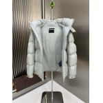 2025年10月22日秋冬入荷新作Pradaダウンジャケット高品質 人気商品/DD工場