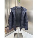 2025年10月22日秋冬入荷新作Pradaダウンジャケット高品質 人気商品/DD工場