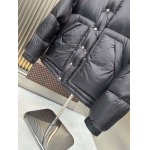 2025年10月22日秋冬入荷新作Pradaダウンジャケット高品質 人気商品/DD工場