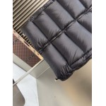 2025年10月23日秋冬入荷新作Pradaダウンジャケット高品質 人気商品/DD工場