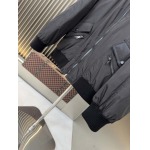 2025年10月23日秋冬入荷新作Pradaダウンジャケット高品質 人気商品/DD工場