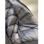 2025年10月23日秋冬入荷新作Pradaダウンジャケット高品質 人気商品/DD工場