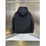 2025年10月23日秋冬入荷新作Pradaダウンジャケット高品質 人気商品/DD工場