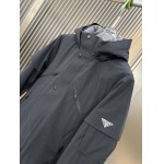 2025年10月23日秋冬入荷新作Pradaダウンジャケット高品質 人気商品/DD工場