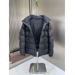2025年10月23日秋冬入荷新作Pradaダウンジャケット高品質 人気商品/DD工場