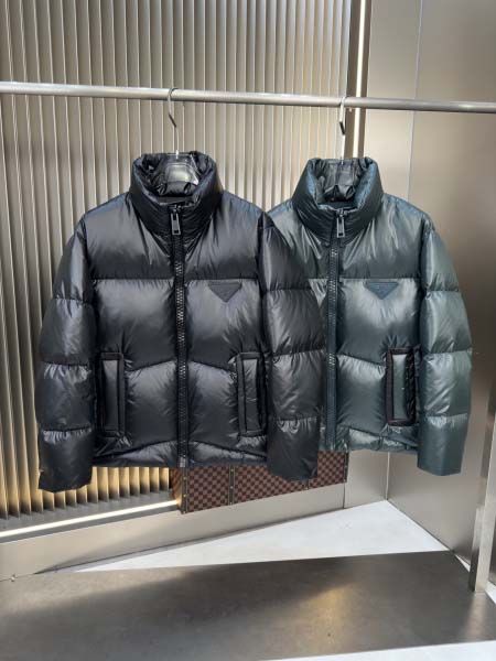 2025年10月23日秋冬入荷新作Pradaダウンジャケット...