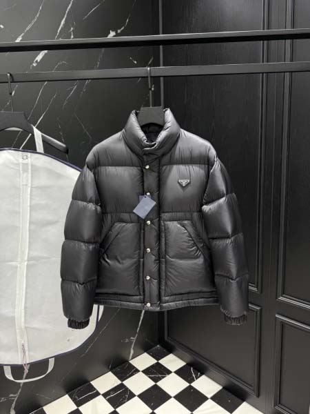 2025年10月27日秋冬新作Pradaダウンジャケット高品...
