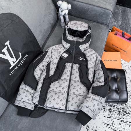 2025年10月28日秋冬新作Louis Vuittonダウ...