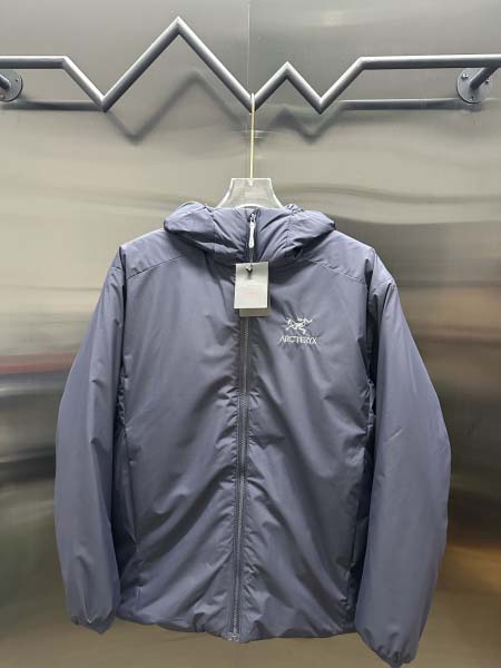2025年10月28日秋冬新作ARCTERYX   ダウンジ...
