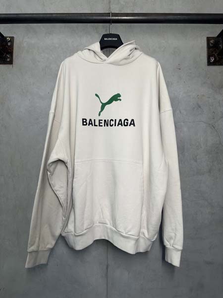 2025年10月28日秋冬新作Balenciagaスウェット...