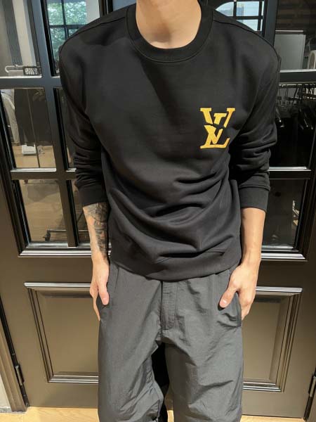 2025年10月30日秋冬新作Louis Vuittonスウ...