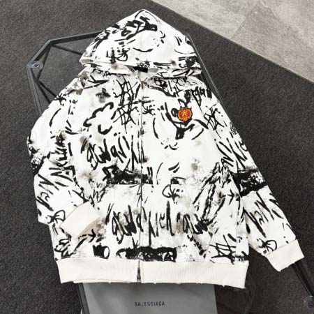 2025年10月31日秋冬新作Balenciagaスウェット...