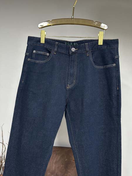 2025年11月17日秋冬新作Pradaジーパン高品質人気商品/QIU工場