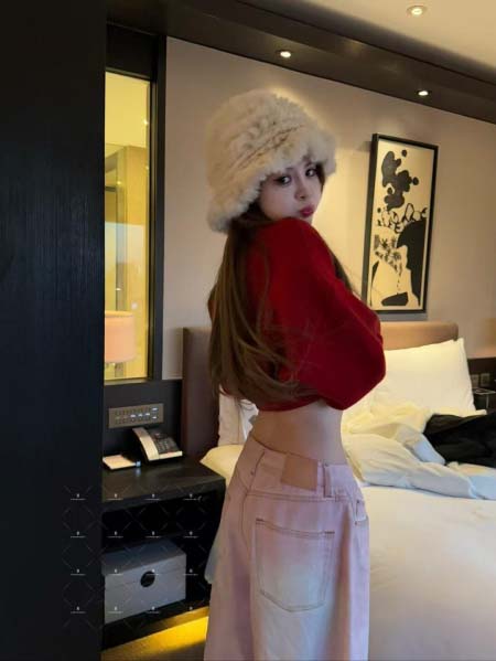 2025年11月18日入荷秋冬新作AMIニット/セーター ファッション/誕生日プレゼント/贈り物 can工場