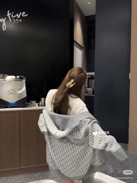 2025年11月18日入荷秋冬新作Dior ウール パーカー ファッション/誕生日プレゼント/贈り物 can工場