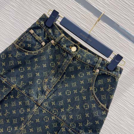 2025年11月18日入荷秋冬新作Louis Vuittonスカートファッション/誕生日プレゼント/贈り物 can工場