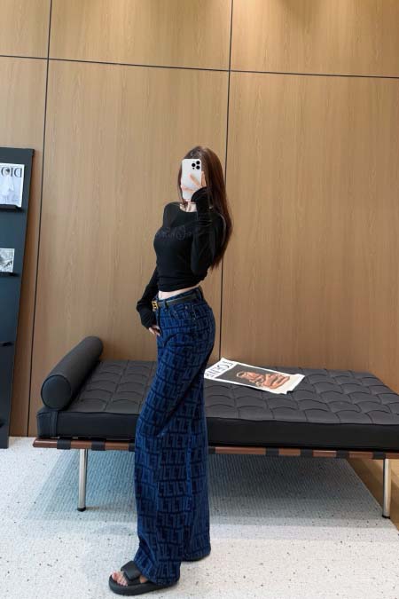 2025年11月18日入荷秋冬新作Fendi ジーパンファッション/誕生日プレゼント/贈り物 can工場