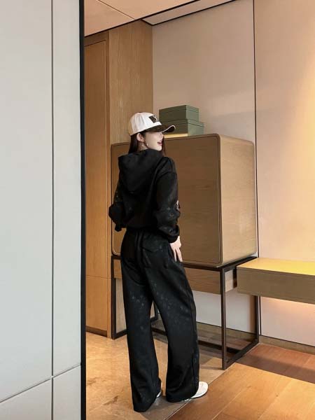 2025年11月20日入荷秋冬新作ルイヴィトンセットファッション/誕生日プレゼント/贈り物 can工場