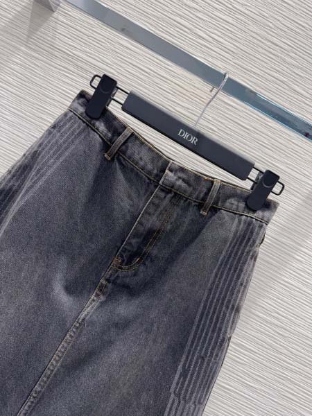 2025年11月21日入荷秋冬新作Diorスカート ファッション/誕生日プレゼント/贈り物 can工場