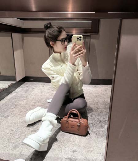 2025年11月22日入荷秋冬新作MONCLERダウンジャケットファッション/誕生日プレゼント/贈り物 can工場