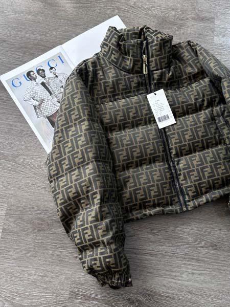 2025年11月23日入荷秋冬新作Fendiダウンジャケットファッション/誕生日プレゼント/贈り物 can工場