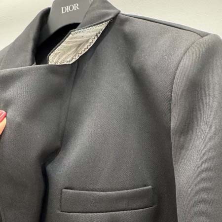 2025年11月23日入荷秋冬新作Dior ファッション/誕生日プレゼント/贈り物 can工場