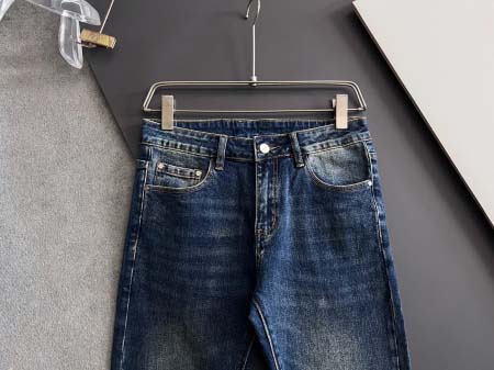 2025年11月26日入荷秋冬新作Fendiジーパン高級なプレゼント/誕生日プレゼント/高品質/メンツ/記念品/ wenzhou工場