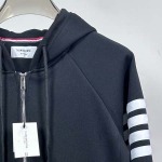 2025年11月3日秋冬新作Thom Browneパーカー高品質人気商品/LDF工場