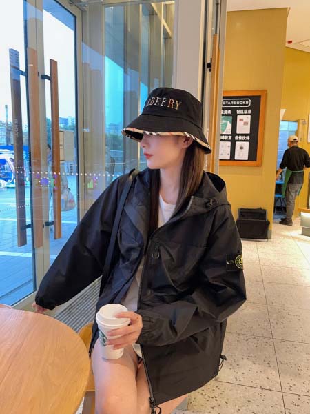 2025年11月12日秋冬新作Stone Islandジャケ...