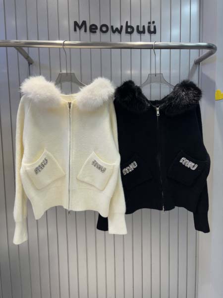 2025年11月18日入荷秋冬新作miumiu ニット/セー...