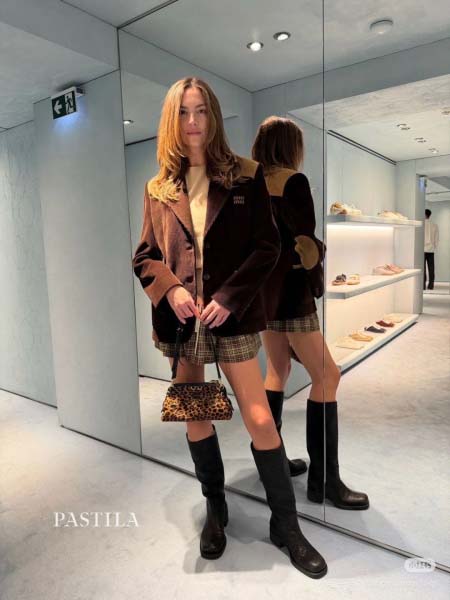 2025年11月18日入荷秋冬新作MiuMiuジャケットファ...