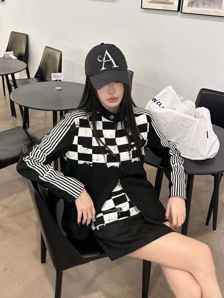 2025年11月21日入荷秋冬新作Diorセットファッション...