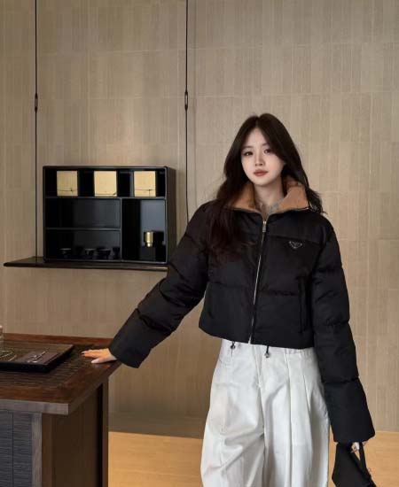 2025年11月22日入荷秋冬新作Pradaダウンジャケット...