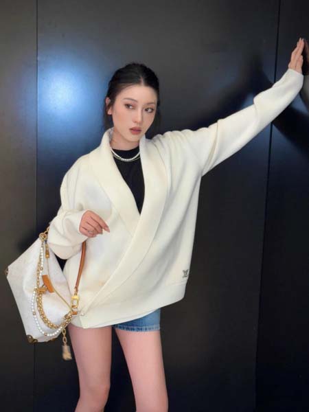 2025年11月30日秋冬新作ルイヴィトンウールのカーディガ...