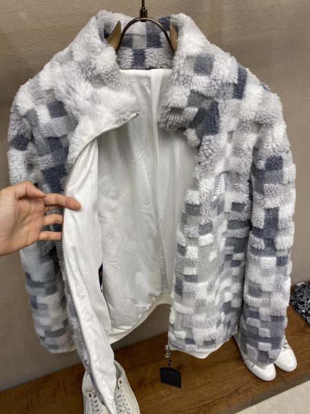 2025年12月4日秋冬新作Louis Vuitton長袖高品質人気商品/LDF工場