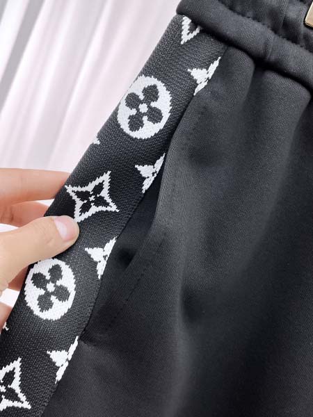 2025年12月5日入荷新作Louis Vuittonスーツ上下 ★高級品/誕生日プレゼント/OM工場