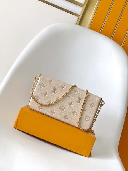 2025年12月8日入荷ヴィトン バッグM83025 M15968 M69977 M80428 M82047M81759 M82349M82480 M64064M82363 M68697M67856 M64099 M63700Pochett